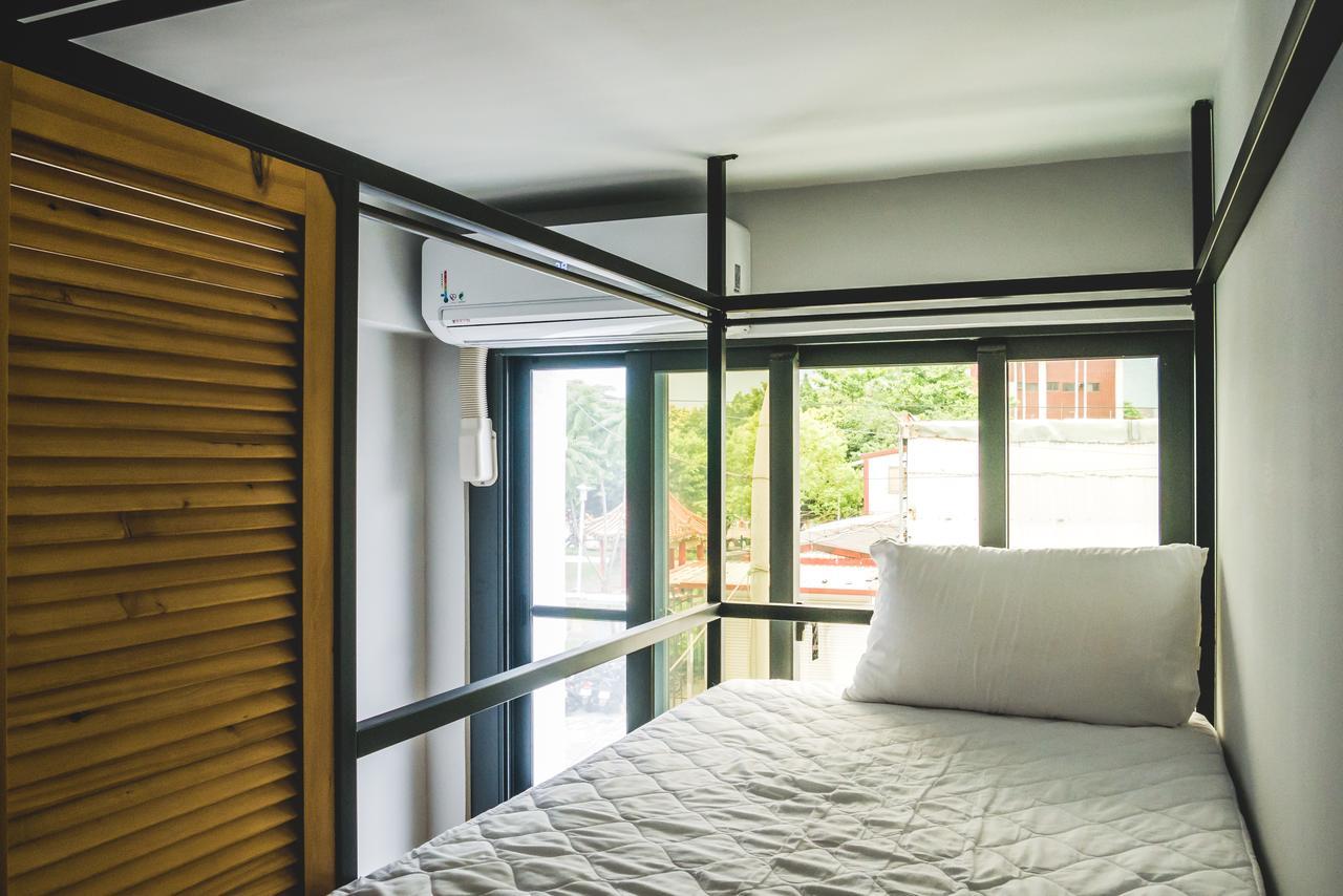 World Inn 窩二樓小客棧民宿 Città di Hualien Esterno foto